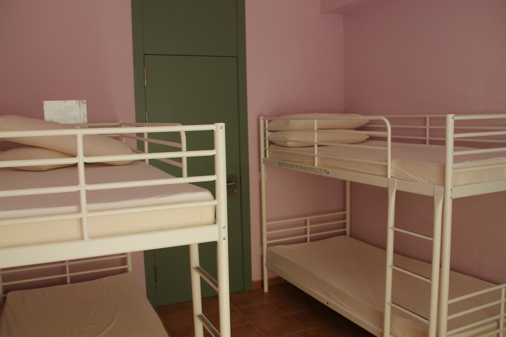 Albergue Pere El Gran Santes Creus Quarto foto